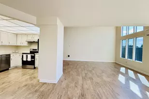 743 Marine View Dr, Longview, WA 98632 - Photo 3