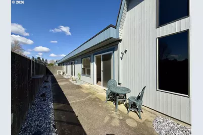 743 Marine View Dr, Longview, WA 98632 - Photo 25