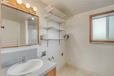 6788 SE Molt St, Milwaukie, OR 97267 - Photo 17