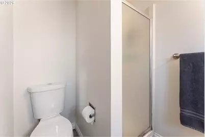 1893 NE 12th Ave, Hillsboro, OR 97124 - Photo 21