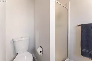 1893 NE 12th Ave, Hillsboro, OR 97124 - Photo 21