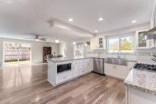 1893 NE 12th Ave, Hillsboro, OR 97124 - Photo 11