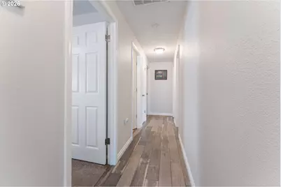 1893 NE 12th Ave, Hillsboro, OR 97124 - Photo 17