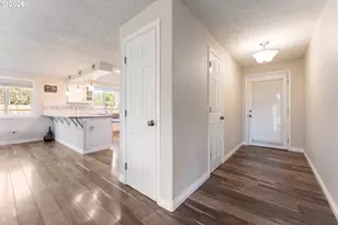 1893 NE 12th Ave, Hillsboro, OR 97124 - Photo 5