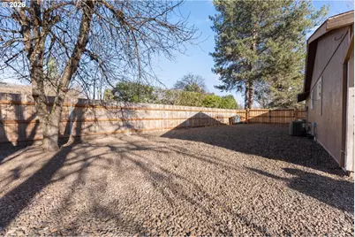 1893 NE 12th Ave, Hillsboro, OR 97124 - Photo 31