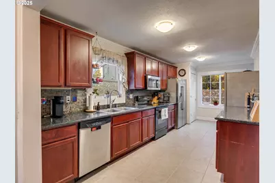 299 SW 3rd Ave, Canby, OR 97013 - Photo 7