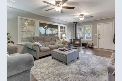 299 SW 3rd Ave, Canby, OR 97013 - Photo 3