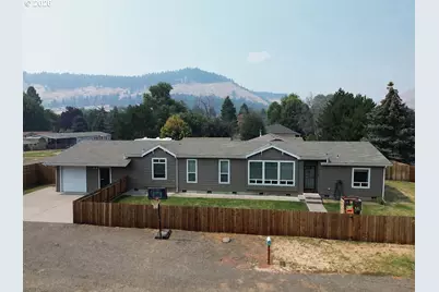 3008 N 1st St, La Grande, OR 97850 - Photo 1