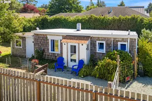 875 Division St NE, Bandon, OR 97411 - Photo 25