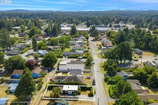 875 Division St NE, Bandon, OR 97411 - Photo 23