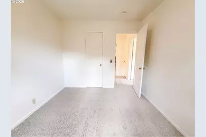 11500 SE Hawthorne St, Portland, OR 97216 - Photo 3