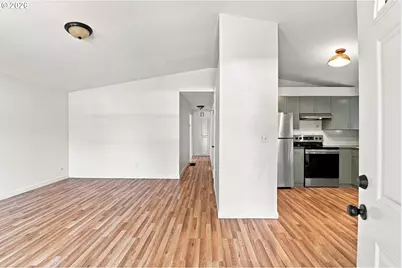 6633 SE 83rd Ave, Portland, OR 97266 - Photo 5