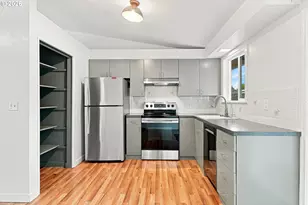 6633 SE 83rd Ave, Portland, OR 97266 - Photo 9