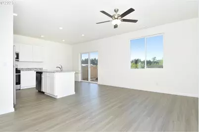 3905 SW Duniway Ln, Gresham, OR 97080 - Photo 3