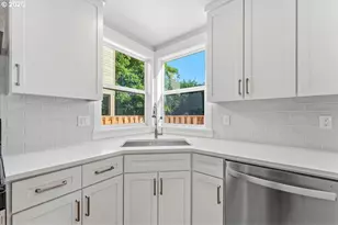 2505 N Winchell St, Portland, OR 97217 - Photo 7