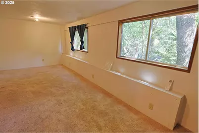 885 E 10th St, Coquille, OR 97423 - Photo 27