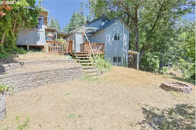 885 E 10th St, Coquille, OR 97423 - Photo 35