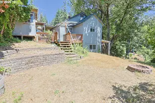 885 E 10th St, Coquille, OR 97423 - Photo 35