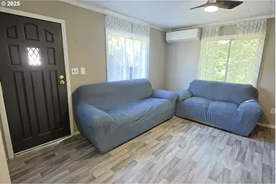 885 E 10th St, Coquille, OR 97423 - Photo 7