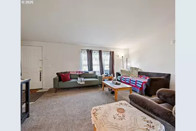 300 S 7th St, Creswell, OR 97426 - Photo 7