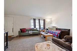 300 S 7th St, Creswell, OR 97426 - Photo 7