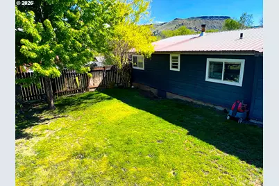 858 E Main St, John Day, OR 97845 - Photo 33