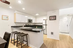 3926 Carman Dr, Lake Oswego, OR 97035 - Photo 5