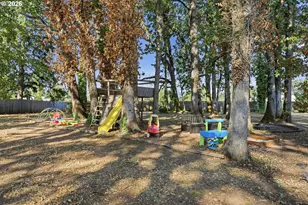 267 NW Woods Ln, Dallas, OR 97338 - Photo 31