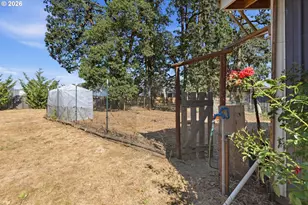 267 NW Woods Ln, Dallas, OR 97338 - Photo 35