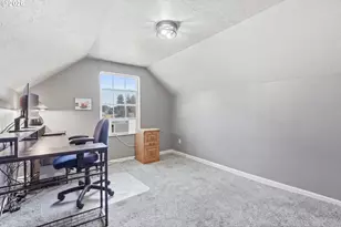 267 NW Woods Ln, Dallas, OR 97338 - Photo 23