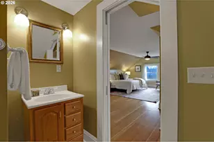 3445 NE Hassalo St, Portland, OR 97232 - Photo 31