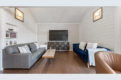 1320 Ingersoll St, Coos Bay, OR 97420 - Photo 17