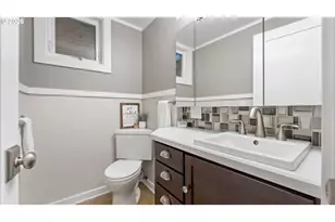 1320 Ingersoll St, Coos Bay, OR 97420 - Photo 25