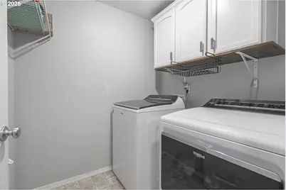 177 SW Mt Mazama St, McMinnville, OR 97128 - Photo 23