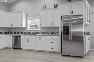 177 SW Mt Mazama St, McMinnville, OR 97128 - Photo 17