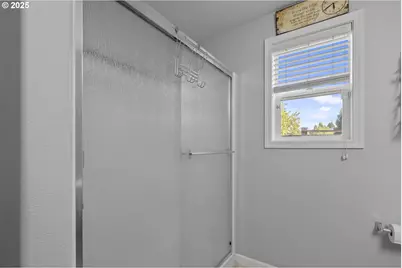 177 SW Mt Mazama St, McMinnville, OR 97128 - Photo 31