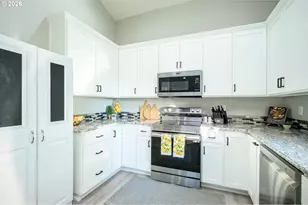 177 SW Mt Mazama St, McMinnville, OR 97128 - Photo 17