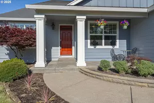 177 SW Mt Mazama St, McMinnville, OR 97128 - Photo 5