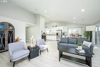 177 SW Mt Mazama St, McMinnville, OR 97128 - Photo 11