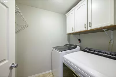 177 SW Mt Mazama St, McMinnville, OR 97128 - Photo 23