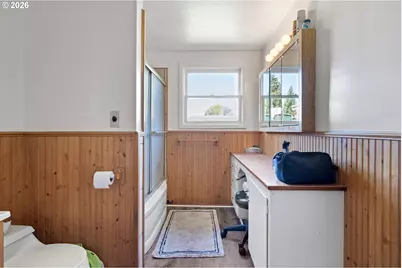 1685 Evergreen Dr, Eugene, OR 97404 - Photo 17