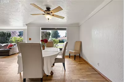 1685 Evergreen Dr, Eugene, OR 97404 - Photo 7