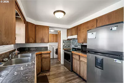 1685 Evergreen Dr, Eugene, OR 97404 - Photo 31