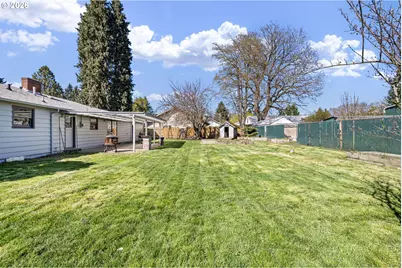 1685 Evergreen Dr, Eugene, OR 97404 - Photo 41