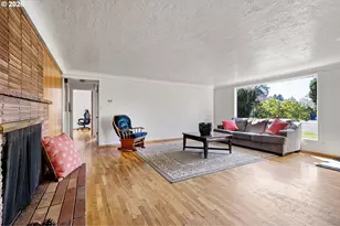 1685 Evergreen Dr, Eugene, OR 97404 - Photo 5