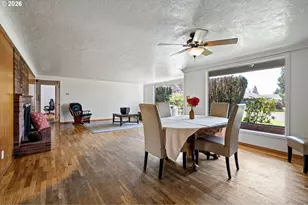 1685 Evergreen Dr, Eugene, OR 97404 - Photo 11