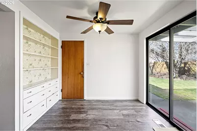 1685 Evergreen Dr, Eugene, OR 97404 - Photo 27