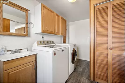 1685 Evergreen Dr, Eugene, OR 97404 - Photo 35