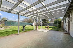 1685 Evergreen Dr, Eugene, OR 97404 - Photo 37