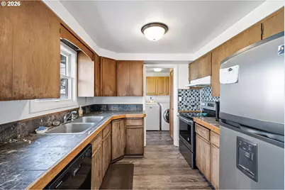 1685 Evergreen Dr, Eugene, OR 97404 - Photo 29